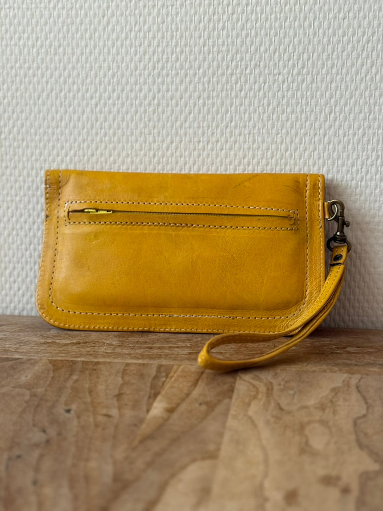 gele leren portemonnee handgemaakt uit Marrakech