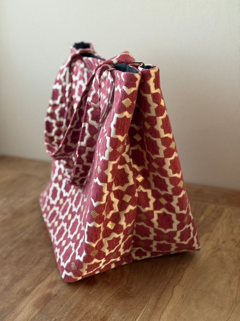 Oud roze Marrakech shopper, zeer ruim en met geometrisch motief